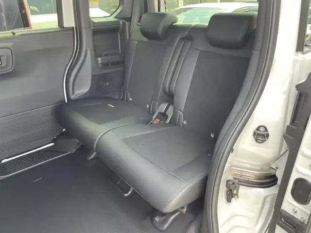 ホンダ Ｎ ＢＯＸ カスタム ターボ 滋賀県 2025(令7)年 0.1千km プラチナホワイトパール 届出済未使用車/純正８型ナビ/（BT/USB/フルセグ）/両側電動スライドドア/バックカメラ/シートヒーター/衝突被害軽減ブレーキ/レーダークルーズコントロール/レーンキープアシスト/クリアランスソナー/MT付AT/電動パーキング/オートホールド/プッシュスタート/スマートキー/ステアリングスイッチ