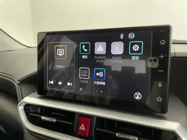 トヨタ ライズ Z 千葉県 2025(令7)年 0.1千km ナチュラルベージュマイカM 登録済未仕様車/スマートアシスト/・衝突警報機能/衝突回避支援ブレーキ機能/・ブレーキ制御付き誤発進抑制機能（前方・後方）/・車線逸脱警報機能/車線逸脱抑制制御機能/・ふらつき警報/・路側逸脱警報/・全車速追従機能付きACC（停止保持機能あり）/・レーンキープコントロール/・オートハイビーム/・アダプティブドライビングビーム/・標識認識機能/純正9インチディスプレイオーディオ/・フルセグTV/Bluetooth/AndroidAuto/AppleCarPlay/バックカメラ/シートヒーター/コーナーセンサー/電動パーキングブレーキ/オートホールド機能/ファブリックシート表皮（レッドパイピング：前席）/本革巻き3本スポークステアリングホイール（シルバー塗装付）/純正17インチアルミホイール（切削光輝＋ブラック塗装/5穴）/LEDオートヘッドライト/LEDフロントシーケンシャルターンランプ/LEDフロントフォグランブ/オートエアコン/プッシュスタート/スマートキー/スペアキー1本