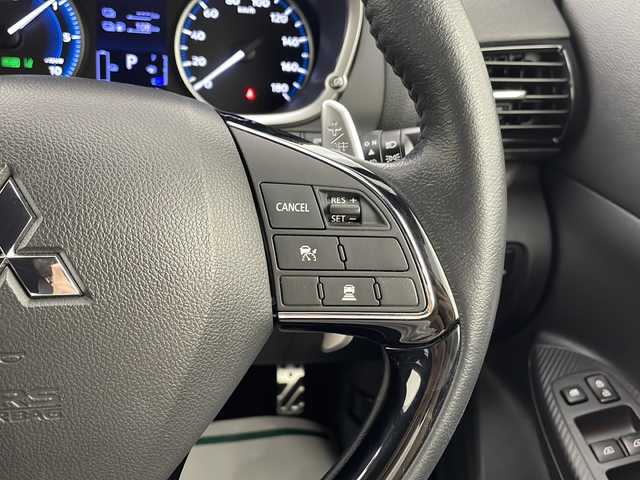 三菱 エクリプス クロス ＰＨＥＶ P 宮城県 2020(令2)年 4.5万km ホワイトダイヤモンド 禁煙車/e-Assist/・プリクラッシュセーフティーシステム/・レーンディバ―チャーアラート/・オートマチックハイビーム/・アダプティブクルーズコントロール/・ブラインドスポットモニター/・クリアランスソナー/ヘッドアップディスプレイ/アラウンドビューモニター/純正メモリーナビ/・BT.USB.AppleCarplay.AndroidAuto/フルセグテレビ/ハーフレザーシート/前席シートヒーター/運転席パワーシート/ETC2.0/前後ドライブレコーダー/ステアリングヒーター/パドルシフト/ステアリングスイッチ/プッシュスタート/スマートキー（2本）/電動パーキングブレーキ/AC１５００W充電/純正フロアマット/純正ドアバイザー/LEDヘッドライト/LEDフォグランプ/横滑り防止機能/アイドリングストップ