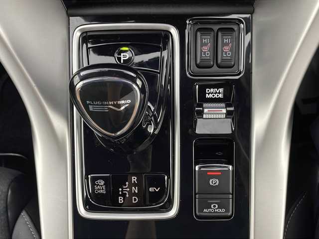 三菱 エクリプス クロス ＰＨＥＶ P 宮城県 2020(令2)年 4.5万km ホワイトダイヤモンド 禁煙車/e-Assist/・プリクラッシュセーフティーシステム/・レーンディバ―チャーアラート/・オートマチックハイビーム/・アダプティブクルーズコントロール/・ブラインドスポットモニター/・クリアランスソナー/ヘッドアップディスプレイ/アラウンドビューモニター/純正メモリーナビ/・BT.USB.AppleCarplay.AndroidAuto/フルセグテレビ/ハーフレザーシート/前席シートヒーター/運転席パワーシート/ETC2.0/前後ドライブレコーダー/ステアリングヒーター/パドルシフト/ステアリングスイッチ/プッシュスタート/スマートキー（2本）/電動パーキングブレーキ/AC１５００W充電/純正フロアマット/純正ドアバイザー/LEDヘッドライト/LEDフォグランプ/横滑り防止機能/アイドリングストップ