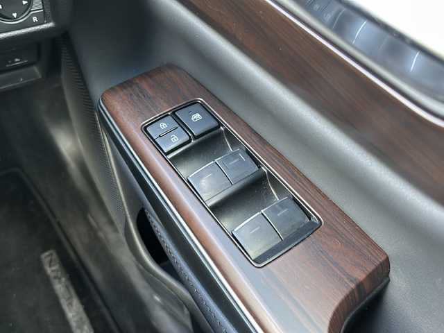 トヨタ クラウン ハイブリッド G－エグゼクティブ 大阪府 2022(令4)年 3.3万km プレシャスホワイトパール ナビ　全方位カメラ　デジタルインナーミラー　黒革シート　パワーシート　全席シートヒーター　前席シートクーラー　ハンドルヒーター　三眼ＬＥＤ　ＢＳＭ　ＨＵＤ　ＰＫＳＢ　前後ドラレコ　ＥＴＣ２．０