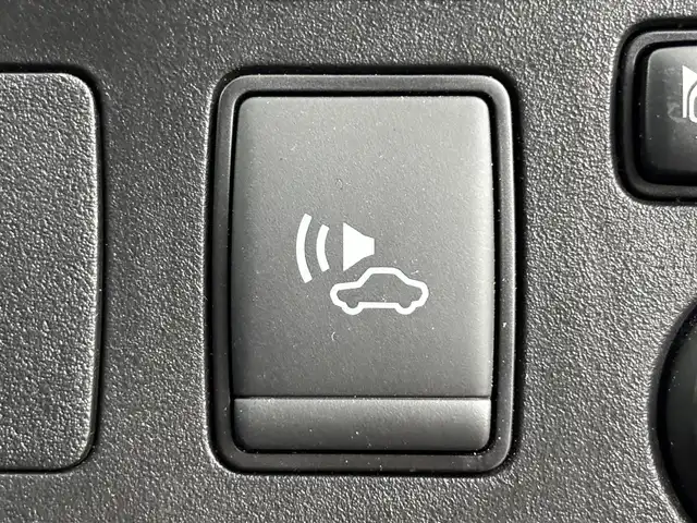 日産 ノート e－パワーニスモ S 福岡県 2019(令1)年 4.4万km 黒 ＮＩＳＵＭＯエアロ　/ＡＬＰＩＮＥ９型ナビ　/全方位カメラ　/エマージェンシーブレーキ　/レーンキープ　/コーナーセンサー　/車両接近通報装置　/レーダークルコン　/デジタルルームミラー　/ＥＴＣ　/ドラレコ　/ＬＥＤ