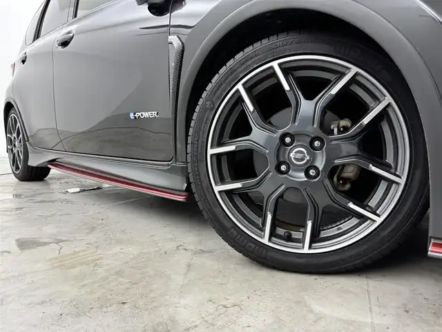 日産 ノート e－パワーニスモ S 福岡県 2019(令1)年 4.4万km 黒 ＮＩＳＵＭＯエアロ　/ＡＬＰＩＮＥ９型ナビ　/全方位カメラ　/エマージェンシーブレーキ　/レーンキープ　/コーナーセンサー　/車両接近通報装置　/レーダークルコン　/デジタルルームミラー　/ＥＴＣ　/ドラレコ　/ＬＥＤ