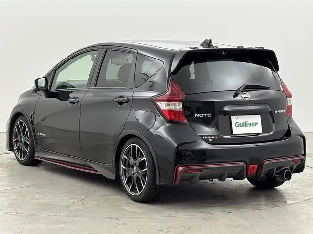 日産 ノート e－パワーニスモ S 福岡県 2019(令1)年 4.4万km 黒 ＮＩＳＵＭＯエアロ　/ＡＬＰＩＮＥ９型ナビ　/全方位カメラ　/エマージェンシーブレーキ　/レーンキープ　/コーナーセンサー　/車両接近通報装置　/レーダークルコン　/デジタルルームミラー　/ＥＴＣ　/ドラレコ　/ＬＥＤ