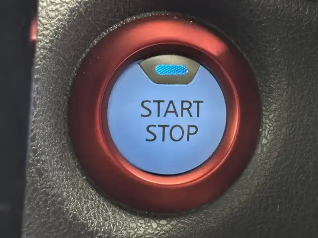 日産 ノート e－パワーニスモ S 福岡県 2019(令1)年 4.4万km 黒 ＮＩＳＵＭＯエアロ　/ＡＬＰＩＮＥ９型ナビ　/全方位カメラ　/エマージェンシーブレーキ　/レーンキープ　/コーナーセンサー　/車両接近通報装置　/レーダークルコン　/デジタルルームミラー　/ＥＴＣ　/ドラレコ　/ＬＥＤ
