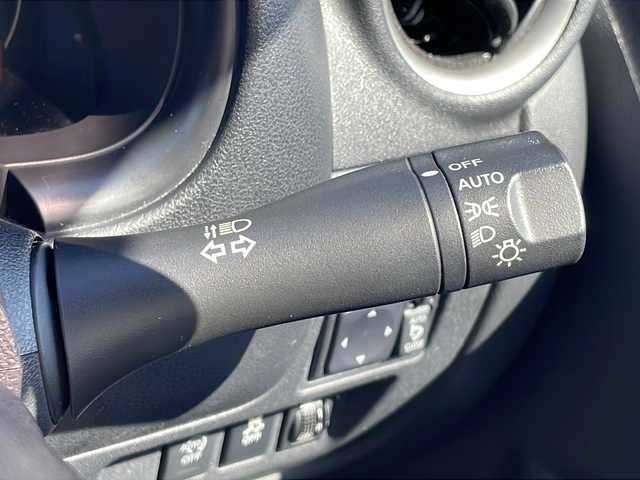 日産 マーチ 12G 山口県 2017(平29)年 5.5万km ピンク ワンオーナー/禁煙車/ディーラー純正メモリナビ/・フルセグテレビ/・Bluetooth接続オーディオ/・SDカード/バックカメラ/ETC/アイドリングストップ/オートライト/オートエアコン/横滑り防止装置/盗難防止装置/スマートキー/プッシュスタート/ドアバイザー/ドアロック連動自動格納機能/ハロゲンヘッドライト/メーター内ディスプレイ/シート:プラムカラー