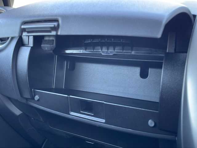 日産 マーチ 12G 山口県 2017(平29)年 5.5万km ピンク ワンオーナー/禁煙車/ディーラー純正メモリナビ/・フルセグテレビ/・Bluetooth接続オーディオ/・SDカード/バックカメラ/ETC/アイドリングストップ/オートライト/オートエアコン/横滑り防止装置/盗難防止装置/スマートキー/プッシュスタート/ドアバイザー/ドアロック連動自動格納機能/ハロゲンヘッドライト/メーター内ディスプレイ/シート:プラムカラー
