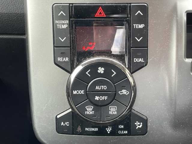 トヨタ ヴォクシー ZS 煌Ⅲ 茨城県 2013(平25)年 11.2万km ブラック 社外ナビ　/-BT/AM/FM/TV/ＥＴＣ　/バックカメラ　/両側パワースライドドア　/プッシュスタート　/オールオートパワーウィンドウ　/ウォークスルー　/ハーフレザーシート　/フォグライト　/純正アルミホイール　/純正フロアマット