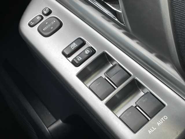 トヨタ ヴォクシー ZS 煌Ⅲ 茨城県 2013(平25)年 11.2万km ブラック 社外ナビ　/-BT/AM/FM/TV/ＥＴＣ　/バックカメラ　/両側パワースライドドア　/プッシュスタート　/オールオートパワーウィンドウ　/ウォークスルー　/ハーフレザーシート　/フォグライト　/純正アルミホイール　/純正フロアマット