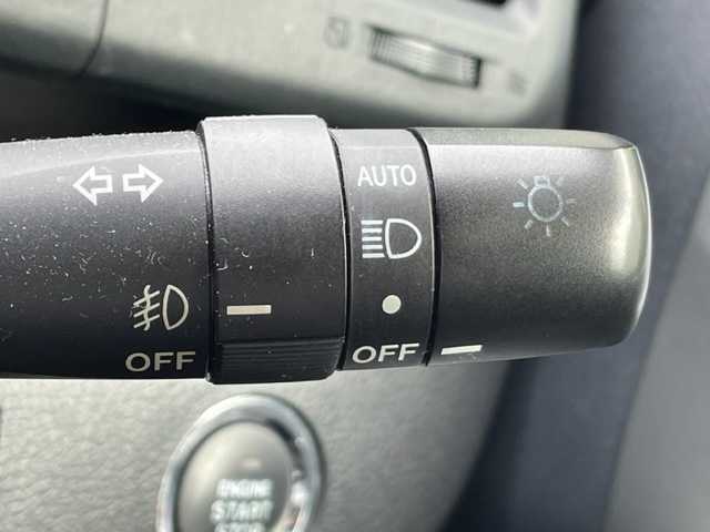 トヨタ ヴォクシー ZS 煌Ⅲ 茨城県 2013(平25)年 11.2万km ブラック 社外ナビ　/-BT/AM/FM/TV/ＥＴＣ　/バックカメラ　/両側パワースライドドア　/プッシュスタート　/オールオートパワーウィンドウ　/ウォークスルー　/ハーフレザーシート　/フォグライト　/純正アルミホイール　/純正フロアマット