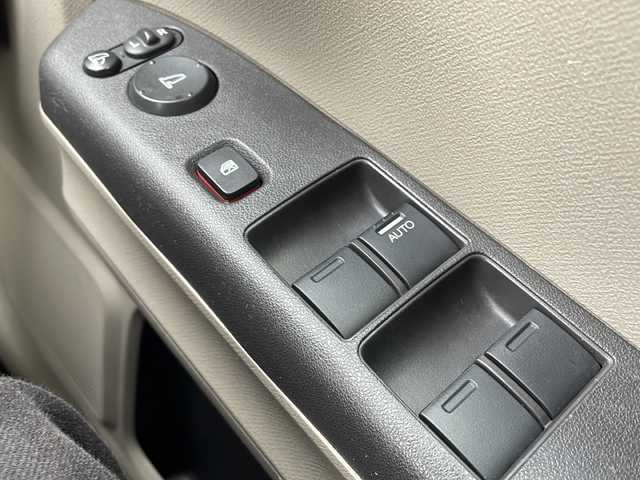 ホンダ ライフ G 岩手県 2011(平23)年 9万km ナイトホークブラックパール 純正ディスプレイオーディオ（６ＷＴ４）４ＷＤ　オートエアコン　パワーステアリング　パワーウィンドウ　電格ミラー　ドアバイザー　Ｂカメラ　純正フロアーマット