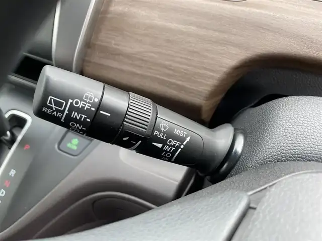 ホンダ フリード G 滋賀県 2023(令5)年 2.3万km クリスタルブラックパール 純正7インチナビ/【Bluetooth/CD/DVD/フルセグTV】/両側パワースライドドア/バックカメラ/追従クルーズコントロール/レーンキープアシスト/衝突軽減ブレーキ/リアソナー/LEDヘッドライト/オートライト/ビルトインETC/前方ドライブレコーダー/D/Nシートヒーター/純正フロアマット/ドアバイザー/後席ロールサンシェード/プッシュスタート/スマートキー/ステアリングリモコン