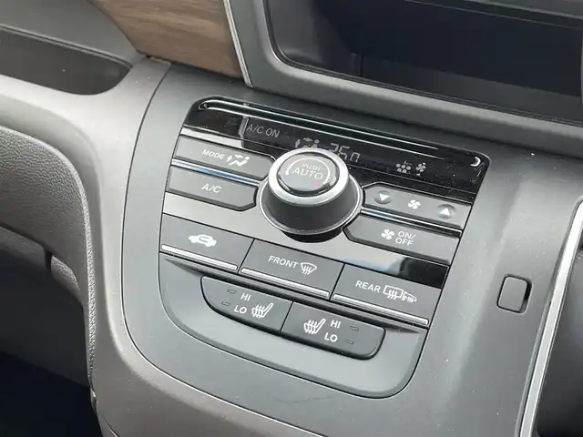 ホンダ フリード G 滋賀県 2023(令5)年 2.3万km クリスタルブラックパール 純正7インチナビ/【Bluetooth/CD/DVD/フルセグTV】/両側パワースライドドア/バックカメラ/追従クルーズコントロール/レーンキープアシスト/衝突軽減ブレーキ/リアソナー/LEDヘッドライト/オートライト/ビルトインETC/前方ドライブレコーダー/D/Nシートヒーター/純正フロアマット/ドアバイザー/後席ロールサンシェード/プッシュスタート/スマートキー/ステアリングリモコン