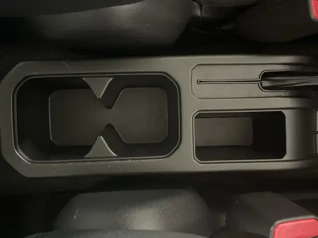 スズキ ジムニー XC 福岡県 2022(令4)年 2.5万km ピュアホワイトP 社外7型ナビ（AMFM/BT/iPod）/D/Nシートヒーター　/レーンキープアシスト　/アイドリングストップ　/ビルトインETC　/デュアルセンサーブレーキサポート　/横滑り防止装置　/衝突被害軽減システム　/クルーズコントロール