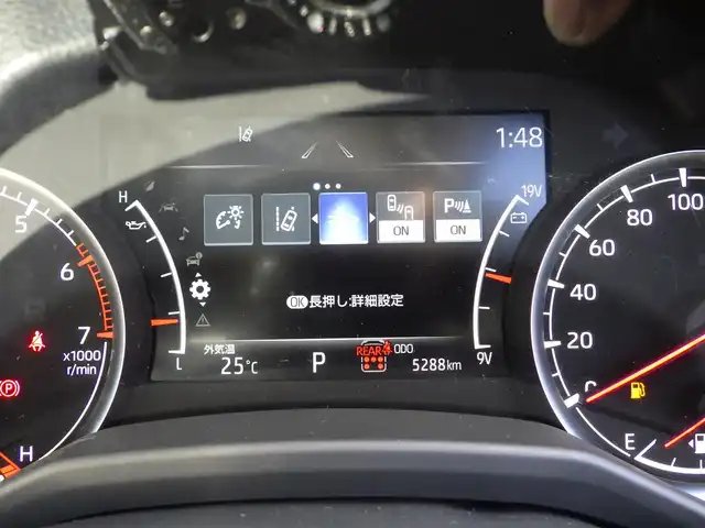トヨタ ランドクルーザー ZX 千葉県 2024(令6)年 0.6万km プレシャスホワイトパール Toyota Safety Sense/・プリクラッシュセーフティ/・レーンディパーチャーアラート/・アダプティブハイビームシステム/・ブラインドスポットモニター/・RCTA（リヤクロストラフィックアラート）/・パーキングサポートブレーキ/ハンズフリーパワーバックドア/マルチテレインセレクト/モデリスタエアロ（フロント、リアアンダー）/モデリスタフェンダーガーニッシュ/ムーンルーフ/ベージュレザーシート/前席パワーシート/エアシート/シートヒーター/リア電動リクライニングシート/クールボックス/純正コネクティッドナビ/地デジTV/【Bluetooth接続】/パノラミックビューモニター/リバース連動ドアミラー（左/右）/リアシートエンターテイメントシステム/ヘッドアップディスプレイ/コンビハンドル/ステアリングスイッチ/ステアリングヒーター/ETC（2.0）/LEDヘッドライト/ウインカーミラー/クリアランスソナー/純正20インチアルミホイル/サイド/カーテン/ニーエアバッグ/スマートキー