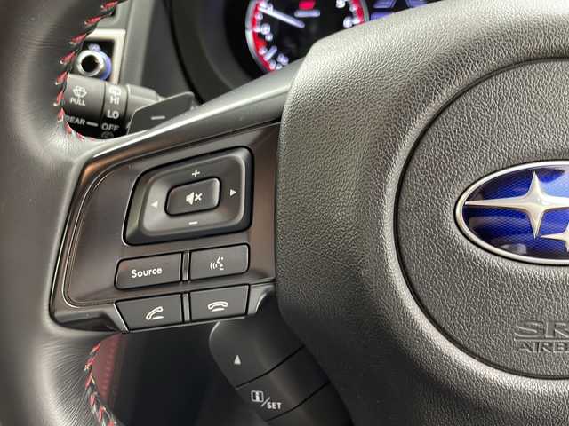 スバル レヴォーグ 1．6STIスポーツアイサイト 大阪府 2018(平30)年 3.9万km クリスタルホワイトP ４駆/純正８インチSDナビ　CN-LX840D/【BT/フルセグTV/DVD]/バックカメラ/左サイドカメラ/デジタルインナーミラー/ETC/BSM/衝突被害軽減システム/レーンキープアシスト/コーナーセンサー後ろ/アイドリングストップ/オートブレーキホールド/電子パーキングブレーキ/パワーシートD+N/シートヒーター/シートメモリ/パドルシフト/オートライト/純正１８インチAW/スペアキー