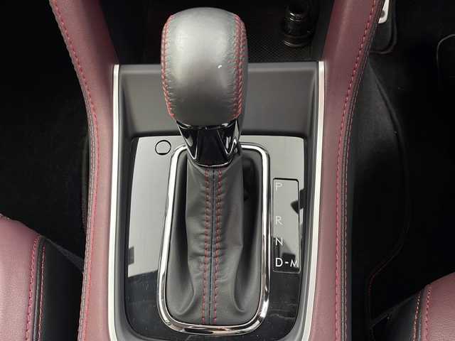 スバル レヴォーグ 1．6STIスポーツアイサイト 大阪府 2018(平30)年 3.9万km クリスタルホワイトP ４駆/純正８インチSDナビ　CN-LX840D/【BT/フルセグTV/DVD]/バックカメラ/左サイドカメラ/デジタルインナーミラー/ETC/BSM/衝突被害軽減システム/レーンキープアシスト/コーナーセンサー後ろ/アイドリングストップ/オートブレーキホールド/電子パーキングブレーキ/パワーシートD+N/シートヒーター/シートメモリ/パドルシフト/オートライト/純正１８インチAW/スペアキー