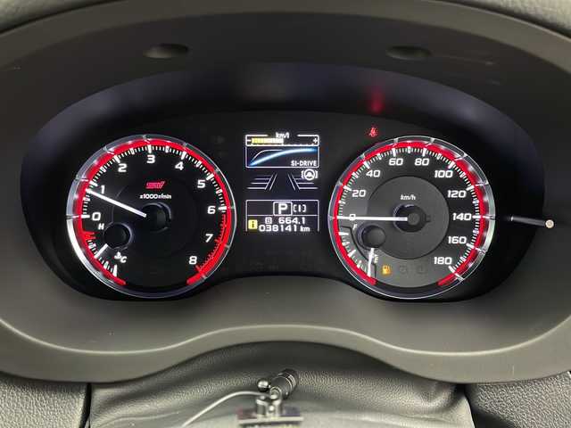 スバル レヴォーグ 1．6STIスポーツアイサイト 大阪府 2018(平30)年 3.9万km クリスタルホワイトP ４駆/純正８インチSDナビ　CN-LX840D/【BT/フルセグTV/DVD]/バックカメラ/左サイドカメラ/デジタルインナーミラー/ETC/BSM/衝突被害軽減システム/レーンキープアシスト/コーナーセンサー後ろ/アイドリングストップ/オートブレーキホールド/電子パーキングブレーキ/パワーシートD+N/シートヒーター/シートメモリ/パドルシフト/オートライト/純正１８インチAW/スペアキー