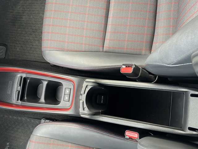 トヨタ アクア Z 三重県 2023(令5)年 4.9万km プラチナホワイトパールマイカ 純正ナビ /全周囲カメラ/BSM/ETC/パーキングアシスト/前席シートヒーター/AC100V /USB.タイプC給電/ステアリングヒーター/クルーズコントロール/レーンキープアシスト/LED/ハーフレザー /禁煙車