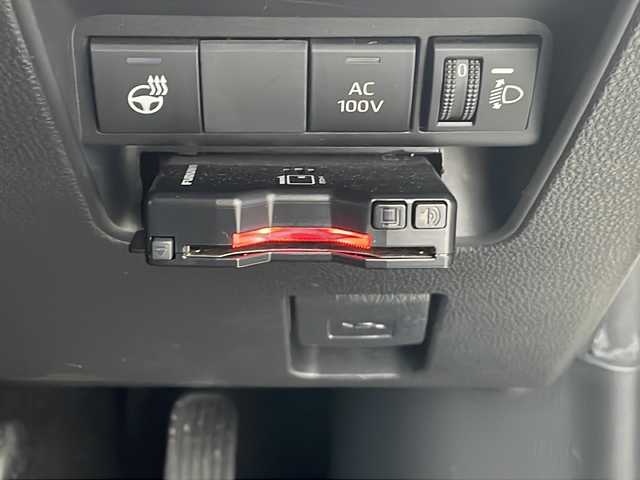 トヨタ アクア Z 三重県 2023(令5)年 4.9万km プラチナホワイトパールマイカ 純正ナビ /全周囲カメラ/BSM/ETC/パーキングアシスト/前席シートヒーター/AC100V /USB.タイプC給電/ステアリングヒーター/クルーズコントロール/レーンキープアシスト/LED/ハーフレザー /禁煙車