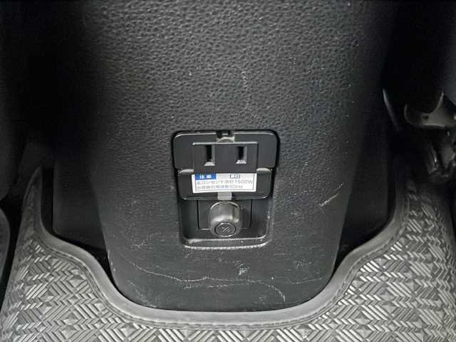 トヨタ アクア Z 三重県 2023(令5)年 4.9万km プラチナホワイトパールマイカ 純正ナビ /全周囲カメラ/BSM/ETC/パーキングアシスト/前席シートヒーター/AC100V /USB.タイプC給電/ステアリングヒーター/クルーズコントロール/レーンキープアシスト/LED/ハーフレザー /禁煙車