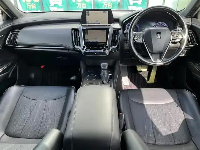 トヨタ クラウン ハイブリッド RS アドバンス 奈良県 2018(平30)年 5.4万km ホワイトパールクリスタルシャイン 純正ナビ/（フルセグ/BT/CD/DVD）/レーダークルーズコントロール/パドルシフト/アラウンドビューモニター/ブラインドスポットモニター/プリクラッシュセーフティ/前後コーナーセンサー/パーキングアシスト/レーンキープアシスト/電動リアゲート/レザーシート（ブラック）/運転席メモリーシート/前席パワーシート/前席シートヒーター/エアーシート/ステアリングヒーター/運転席パワーイージーアクセスシステム/前方ドライブレコーダー/ETC/純正18インチAW