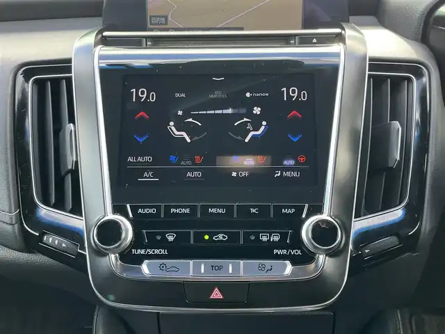 トヨタ クラウン ハイブリッド RS アドバンス 奈良県 2018(平30)年 5.4万km ホワイトパールクリスタルシャイン 純正ナビ/（フルセグ/BT/CD/DVD）/レーダークルーズコントロール/パドルシフト/アラウンドビューモニター/ブラインドスポットモニター/プリクラッシュセーフティ/前後コーナーセンサー/パーキングアシスト/レーンキープアシスト/電動リアゲート/レザーシート（ブラック）/運転席メモリーシート/前席パワーシート/前席シートヒーター/エアーシート/ステアリングヒーター/運転席パワーイージーアクセスシステム/前方ドライブレコーダー/ETC/純正18インチAW