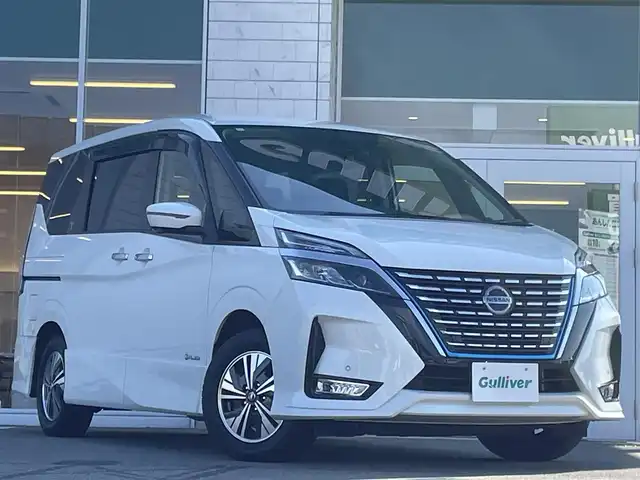 日産 セレナ e－パワー ハイウェイスター V 兵庫県 2021(令3)年 4.4万km パール 純正10インチナビ　/両側パワースライドドア/プロパイロット/Bluetooth接続/アラウンドビューモニター/前方ドライブレコーダー/ビルトインETC/USB入力端子/ブラインドスポットモニター/純正フロアマット/純正アルミホイール/CD/DVD/デジタルインナーミラー