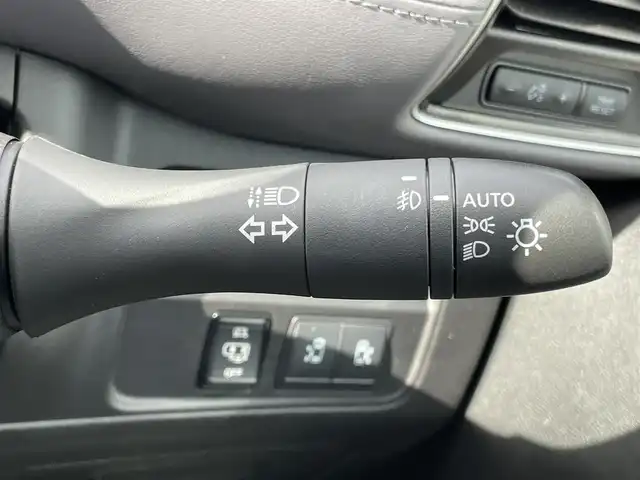 日産 セレナ e－パワー ハイウェイスター V 兵庫県 2021(令3)年 4.4万km パール 純正10インチナビ　/両側パワースライドドア/プロパイロット/Bluetooth接続/アラウンドビューモニター/前方ドライブレコーダー/ビルトインETC/USB入力端子/ブラインドスポットモニター/純正フロアマット/純正アルミホイール/CD/DVD/デジタルインナーミラー