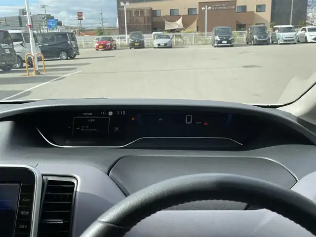 日産 セレナ e－パワー ハイウェイスター V 兵庫県 2021(令3)年 4.4万km パール 純正10インチナビ　/両側パワースライドドア/プロパイロット/Bluetooth接続/アラウンドビューモニター/前方ドライブレコーダー/ビルトインETC/USB入力端子/ブラインドスポットモニター/純正フロアマット/純正アルミホイール/CD/DVD/デジタルインナーミラー