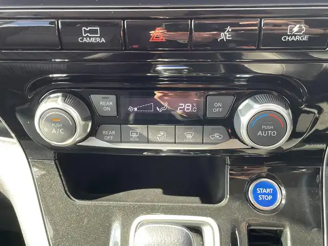 日産 セレナ e－パワー ハイウェイスター V 兵庫県 2021(令3)年 4.4万km パール 純正10インチナビ　/両側パワースライドドア/プロパイロット/Bluetooth接続/アラウンドビューモニター/前方ドライブレコーダー/ビルトインETC/USB入力端子/ブラインドスポットモニター/純正フロアマット/純正アルミホイール/CD/DVD/デジタルインナーミラー