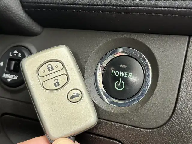 トヨタ クラウン ハイブリッド 群馬県 2009(平21)年 6.9万km ホワイトパールクリスタルシャイン サンルーフ/純正HDDナビ/　　フルセグ/BT/CD/DVD/    AM/FM/MD/HDD/AUX/バックカメラ/クルーズコントロール/リヤスポイラー/全席パワーシート/全席シートヒーター/前席エアーシート/オートLEDヘッドライト/フォグランプ/純正18AW/純正フロアマット/ビルドインETC