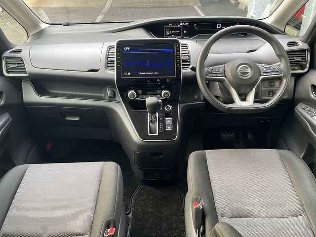 日産 セレナ X V 広島県 2019(令1)年 7.3万km ダークメタルグレー セーフティパックB/オートデュアルエアコン/エマージェンシーブレーキ/車線逸脱警報/踏み間違え防止/標識認識機能/速度標識認識/BSM/コーナーセンサー/プロパイロット/パーキングアシスト/純正10インチナビ/・フルセグ/CD/DVD/SD/Blu-ray/Bluetooth/アラウンドビューモニター/両側パワースライドドア/ステアリングスイッチ/電動パーキングブレーキ/ブレーキホールド/純正フロアマット/純正ドアバイザー/オートライト/スマートキー/プッシュスタート/ETC/W+サイド+カーテンエアバック