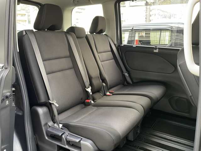 日産 セレナ X V 広島県 2019(令1)年 7.3万km ダークメタルグレー セーフティパックB/オートデュアルエアコン/エマージェンシーブレーキ/車線逸脱警報/踏み間違え防止/標識認識機能/速度標識認識/BSM/コーナーセンサー/プロパイロット/パーキングアシスト/純正10インチナビ/・フルセグ/CD/DVD/SD/Blu-ray/Bluetooth/アラウンドビューモニター/両側パワースライドドア/ステアリングスイッチ/電動パーキングブレーキ/ブレーキホールド/純正フロアマット/純正ドアバイザー/オートライト/スマートキー/プッシュスタート/ETC/W+サイド+カーテンエアバック