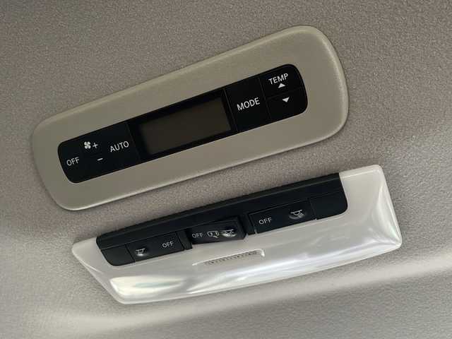 日産 セレナ X V 広島県 2019(令1)年 7.3万km ダークメタルグレー セーフティパックB/オートデュアルエアコン/エマージェンシーブレーキ/車線逸脱警報/踏み間違え防止/標識認識機能/速度標識認識/BSM/コーナーセンサー/プロパイロット/パーキングアシスト/純正10インチナビ/・フルセグ/CD/DVD/SD/Blu-ray/Bluetooth/アラウンドビューモニター/両側パワースライドドア/ステアリングスイッチ/電動パーキングブレーキ/ブレーキホールド/純正フロアマット/純正ドアバイザー/オートライト/スマートキー/プッシュスタート/ETC/W+サイド+カーテンエアバック