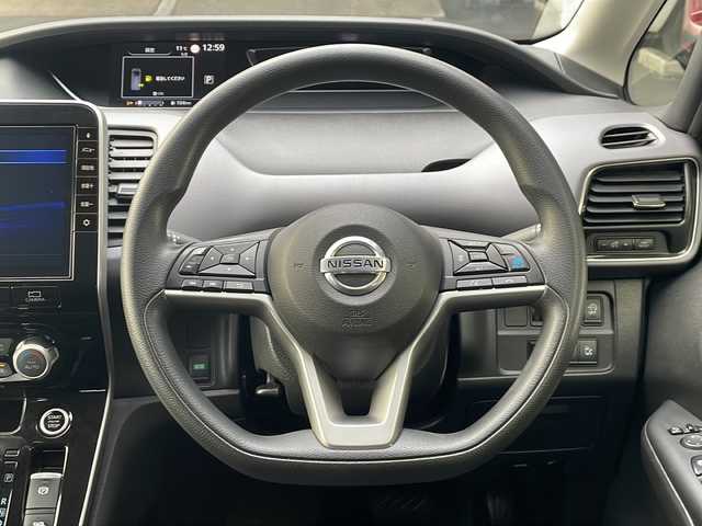 日産 セレナ X V 広島県 2019(令1)年 7.3万km ダークメタルグレー セーフティパックB/オートデュアルエアコン/エマージェンシーブレーキ/車線逸脱警報/踏み間違え防止/標識認識機能/速度標識認識/BSM/コーナーセンサー/プロパイロット/パーキングアシスト/純正10インチナビ/・フルセグ/CD/DVD/SD/Blu-ray/Bluetooth/アラウンドビューモニター/両側パワースライドドア/ステアリングスイッチ/電動パーキングブレーキ/ブレーキホールド/純正フロアマット/純正ドアバイザー/オートライト/スマートキー/プッシュスタート/ETC/W+サイド+カーテンエアバック