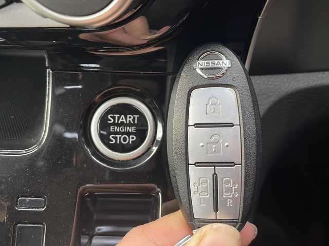 日産 セレナ X V 広島県 2019(令1)年 7.3万km ダークメタルグレー セーフティパックB/オートデュアルエアコン/エマージェンシーブレーキ/車線逸脱警報/踏み間違え防止/標識認識機能/速度標識認識/BSM/コーナーセンサー/プロパイロット/パーキングアシスト/純正10インチナビ/・フルセグ/CD/DVD/SD/Blu-ray/Bluetooth/アラウンドビューモニター/両側パワースライドドア/ステアリングスイッチ/電動パーキングブレーキ/ブレーキホールド/純正フロアマット/純正ドアバイザー/オートライト/スマートキー/プッシュスタート/ETC/W+サイド+カーテンエアバック