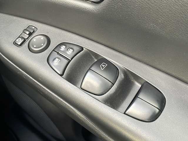 日産 セレナ X V 広島県 2019(令1)年 7.3万km ダークメタルグレー セーフティパックB/オートデュアルエアコン/エマージェンシーブレーキ/車線逸脱警報/踏み間違え防止/標識認識機能/速度標識認識/BSM/コーナーセンサー/プロパイロット/パーキングアシスト/純正10インチナビ/・フルセグ/CD/DVD/SD/Blu-ray/Bluetooth/アラウンドビューモニター/両側パワースライドドア/ステアリングスイッチ/電動パーキングブレーキ/ブレーキホールド/純正フロアマット/純正ドアバイザー/オートライト/スマートキー/プッシュスタート/ETC/W+サイド+カーテンエアバック