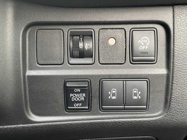 日産 セレナ X V 広島県 2019(令1)年 7.3万km ダークメタルグレー セーフティパックB/オートデュアルエアコン/エマージェンシーブレーキ/車線逸脱警報/踏み間違え防止/標識認識機能/速度標識認識/BSM/コーナーセンサー/プロパイロット/パーキングアシスト/純正10インチナビ/・フルセグ/CD/DVD/SD/Blu-ray/Bluetooth/アラウンドビューモニター/両側パワースライドドア/ステアリングスイッチ/電動パーキングブレーキ/ブレーキホールド/純正フロアマット/純正ドアバイザー/オートライト/スマートキー/プッシュスタート/ETC/W+サイド+カーテンエアバック