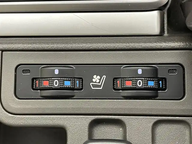 トヨタ ランドクルーザー プラド TX Lパッケージ 愛知県 2022(令4)年 0.9万km ホワイトパールクリスタルシャイン メーカーナビ　ムーンルーフ　ベージュ革シート　全方位カメラ　シートヒーター　前後ドラレコ　ＢＳＭ　ＥＴＣ２．０　セーフティセンス　衝突軽減　追従クルコン　コーナーセンサー　ＬＥＤオートライト　フォグ　TVキャンセラー　スペアタイヤ　純正フロアマット　ドアバイザー　ルーフレール　純正フロアマット