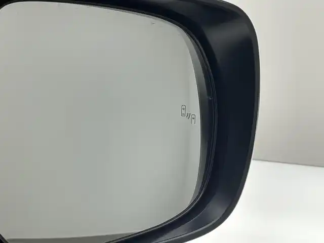 トヨタ ランドクルーザー プラド TX Lパッケージ 愛知県 2022(令4)年 0.9万km ホワイトパールクリスタルシャイン メーカーナビ　ムーンルーフ　ベージュ革シート　全方位カメラ　シートヒーター　前後ドラレコ　ＢＳＭ　ＥＴＣ２．０　セーフティセンス　衝突軽減　追従クルコン　コーナーセンサー　ＬＥＤオートライト　フォグ　TVキャンセラー　スペアタイヤ　純正フロアマット　ドアバイザー　ルーフレール　純正フロアマット