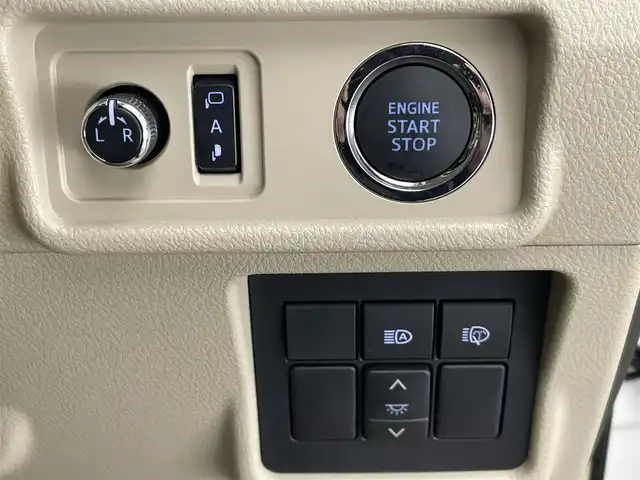 トヨタ ランドクルーザー プラド TX Lパッケージ 愛知県 2022(令4)年 0.9万km ホワイトパールクリスタルシャイン メーカーナビ　ムーンルーフ　ベージュ革シート　全方位カメラ　シートヒーター　前後ドラレコ　ＢＳＭ　ＥＴＣ２．０　セーフティセンス　衝突軽減　追従クルコン　コーナーセンサー　ＬＥＤオートライト　フォグ　TVキャンセラー　スペアタイヤ　純正フロアマット　ドアバイザー　ルーフレール　純正フロアマット