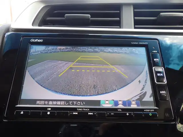 ホンダ フィット ハイブリット L ホンダセンシング 千葉県 2018(平30)年 1.9万km プラチナホワイトパール ホンダセンシング/・衝突軽減ブレーキ（CMBS）/・車線維持支援システム（LKAS）/・アダプティブクルーズコントロール（ACC）/・後方誤発進抑制機能/・誤発進抑制機能/ハーフレザーシート/純正メモリーナビ/地デジTV/【DVD/CD再生機能　Bluetooth接続】/バックカメラ/革巻きステアリング/ETC/LEDヘッドライト/フォグライト/ウインカーミラー/サイド/カーテンエアバッグ/Honda スマートキー