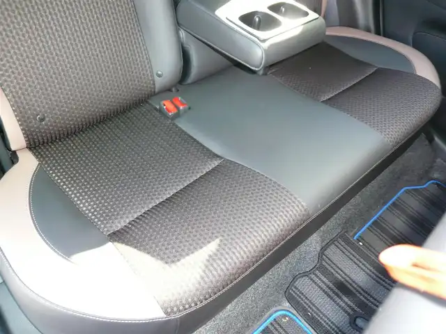 日産 ノート e－パワー メダリスト 静岡県 2017(平29)年 3万km シャイニングブルー ワンオーナー /禁煙車/純正SDナビ：MM317D-W/(CD/DVD/SD/BT/フルセグTV/)/ナビ連動前方ドライブレコーダー/デジタルインナーミラー/合皮コンビシート/インテリジェントアラウンドビューモニターセット/・踏み間違い衝突防止アシスト/・フロントバックソナー/・インテリジェントアラウンドヴューモニター/・スマートルームミラー/日産正規ディーラー点検記録簿有り/R7/R6/R5/R4/R2/H30//インテリジェントエマージェンシーブレーキ/車線逸脱警報　インテリジェントクルーズコントロール/車線逸脱防止支援システム/ETC/プッシュスタート　スマートキー/純正フロアマット　ドアバイザー/保証書　取扱説明書　スペアキー1本