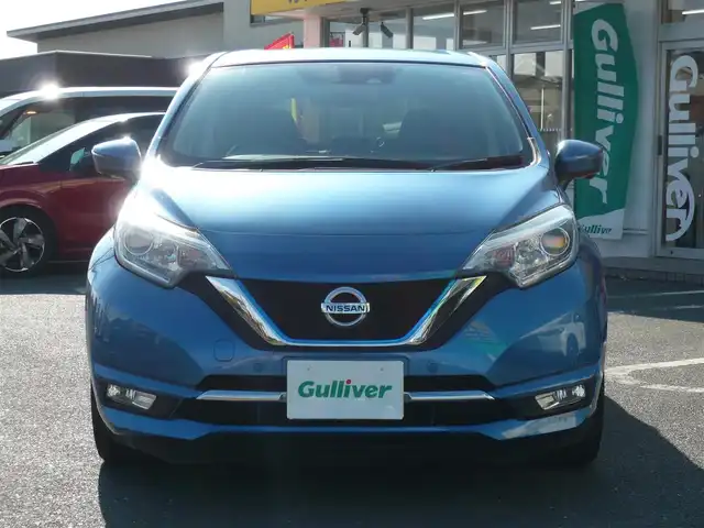 日産 ノート e－パワー メダリスト 静岡県 2017(平29)年 3万km シャイニングブルー ワンオーナー /禁煙車/純正SDナビ：MM317D-W/(CD/DVD/SD/BT/フルセグTV/)/ナビ連動前方ドライブレコーダー/デジタルインナーミラー/合皮コンビシート/インテリジェントアラウンドビューモニターセット/・踏み間違い衝突防止アシスト/・フロントバックソナー/・インテリジェントアラウンドヴューモニター/・スマートルームミラー/日産正規ディーラー点検記録簿有り/R7/R6/R5/R4/R2/H30//インテリジェントエマージェンシーブレーキ/車線逸脱警報　インテリジェントクルーズコントロール/車線逸脱防止支援システム/ETC/プッシュスタート　スマートキー/純正フロアマット　ドアバイザー/保証書　取扱説明書　スペアキー1本