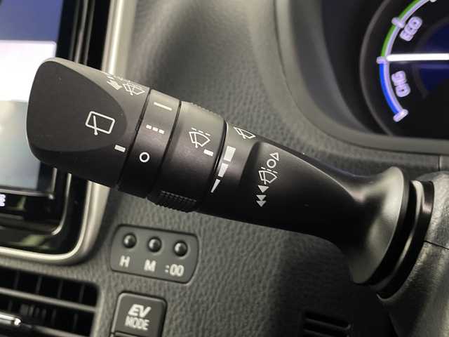 トヨタ ヴォクシー ハイブリッド ZS 煌Ⅱ 埼玉県 2020(令2)年 2.9万km イナズマスパーキングブラックガラスフレーク 純正9インチナビ　NSZT-Y68T/(Bluetooth/CD/DVD/AM/FM)/地デジフルセグ/バックカメラ/前後ドライブレコーダー/ETC/クルーズコントロール/衝突軽減ブレーキ/車線逸脱警報/クリアランスソナー/オートマチックハイビーム/先行車発進お知らせ機能/ドライブモードセレクト/運転席・助手席シートヒーター/プッシュスタート/ステアリングリモコン/両側パワースライドドア/ロールサンシェード/フロントフォグランプ/ウィンカーミラー/電動格納ミラー/社外フロアマット/純正ドアバイザー/純正16インチアルミホイール