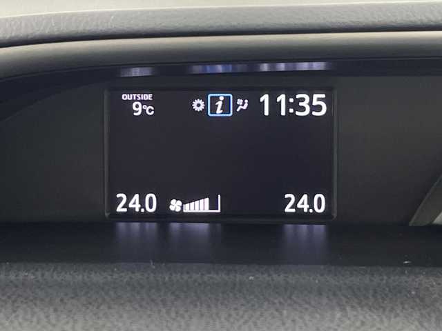 トヨタ ヴォクシー ハイブリッド ZS 煌Ⅱ 埼玉県 2020(令2)年 2.9万km イナズマスパーキングブラックガラスフレーク 純正9インチナビ　NSZT-Y68T/(Bluetooth/CD/DVD/AM/FM)/地デジフルセグ/バックカメラ/前後ドライブレコーダー/ETC/クルーズコントロール/衝突軽減ブレーキ/車線逸脱警報/クリアランスソナー/オートマチックハイビーム/先行車発進お知らせ機能/ドライブモードセレクト/運転席・助手席シートヒーター/プッシュスタート/ステアリングリモコン/両側パワースライドドア/ロールサンシェード/フロントフォグランプ/ウィンカーミラー/電動格納ミラー/社外フロアマット/純正ドアバイザー/純正16インチアルミホイール