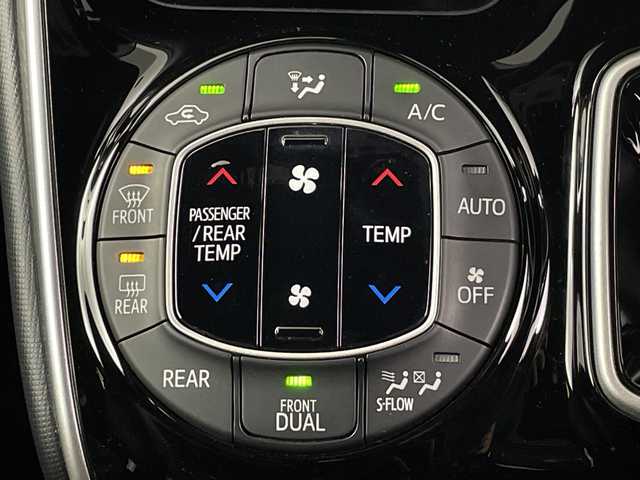 トヨタ ヴォクシー ハイブリッド ZS 煌Ⅱ 埼玉県 2020(令2)年 2.9万km イナズマスパーキングブラックガラスフレーク 純正9インチナビ　NSZT-Y68T/(Bluetooth/CD/DVD/AM/FM)/地デジフルセグ/バックカメラ/前後ドライブレコーダー/ETC/クルーズコントロール/衝突軽減ブレーキ/車線逸脱警報/クリアランスソナー/オートマチックハイビーム/先行車発進お知らせ機能/ドライブモードセレクト/運転席・助手席シートヒーター/プッシュスタート/ステアリングリモコン/両側パワースライドドア/ロールサンシェード/フロントフォグランプ/ウィンカーミラー/電動格納ミラー/社外フロアマット/純正ドアバイザー/純正16インチアルミホイール