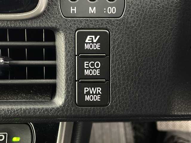 トヨタ ヴォクシー ハイブリッド ZS 煌Ⅱ 埼玉県 2020(令2)年 2.9万km イナズマスパーキングブラックガラスフレーク 純正9インチナビ　NSZT-Y68T/(Bluetooth/CD/DVD/AM/FM)/地デジフルセグ/バックカメラ/前後ドライブレコーダー/ETC/クルーズコントロール/衝突軽減ブレーキ/車線逸脱警報/クリアランスソナー/オートマチックハイビーム/先行車発進お知らせ機能/ドライブモードセレクト/運転席・助手席シートヒーター/プッシュスタート/ステアリングリモコン/両側パワースライドドア/ロールサンシェード/フロントフォグランプ/ウィンカーミラー/電動格納ミラー/社外フロアマット/純正ドアバイザー/純正16インチアルミホイール