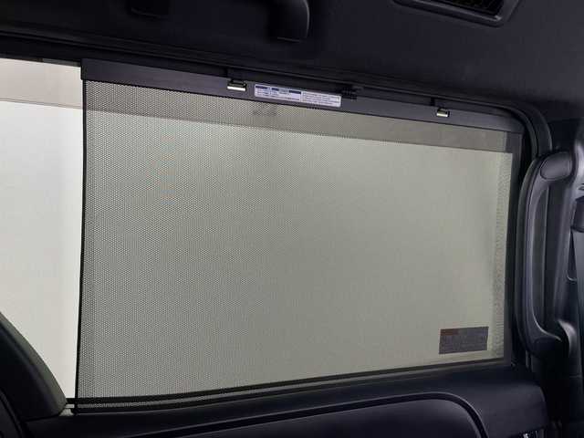 トヨタ ヴォクシー ハイブリッド ZS 煌Ⅱ 埼玉県 2020(令2)年 2.9万km イナズマスパーキングブラックガラスフレーク 純正9インチナビ　NSZT-Y68T/(Bluetooth/CD/DVD/AM/FM)/地デジフルセグ/バックカメラ/前後ドライブレコーダー/ETC/クルーズコントロール/衝突軽減ブレーキ/車線逸脱警報/クリアランスソナー/オートマチックハイビーム/先行車発進お知らせ機能/ドライブモードセレクト/運転席・助手席シートヒーター/プッシュスタート/ステアリングリモコン/両側パワースライドドア/ロールサンシェード/フロントフォグランプ/ウィンカーミラー/電動格納ミラー/社外フロアマット/純正ドアバイザー/純正16インチアルミホイール